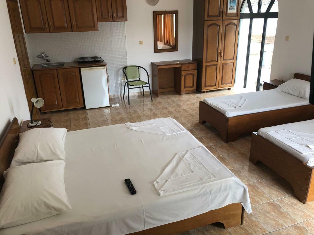 Apartments Toni Ulcinj Esterno foto