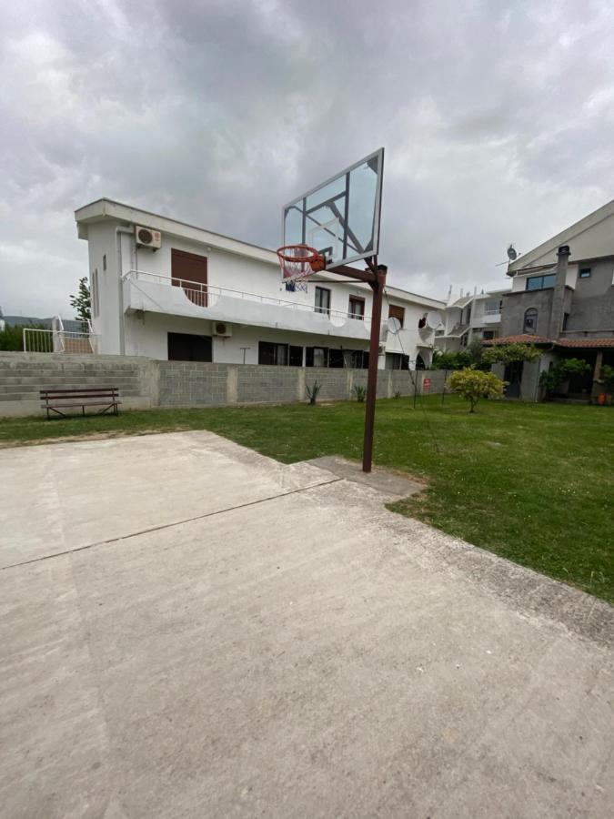 Apartments Toni Ulcinj Esterno foto